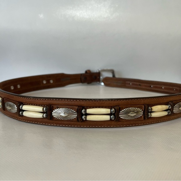 Vintage Justin Western Leather Belt Bone & Silver Concho - Picture 1 of 9